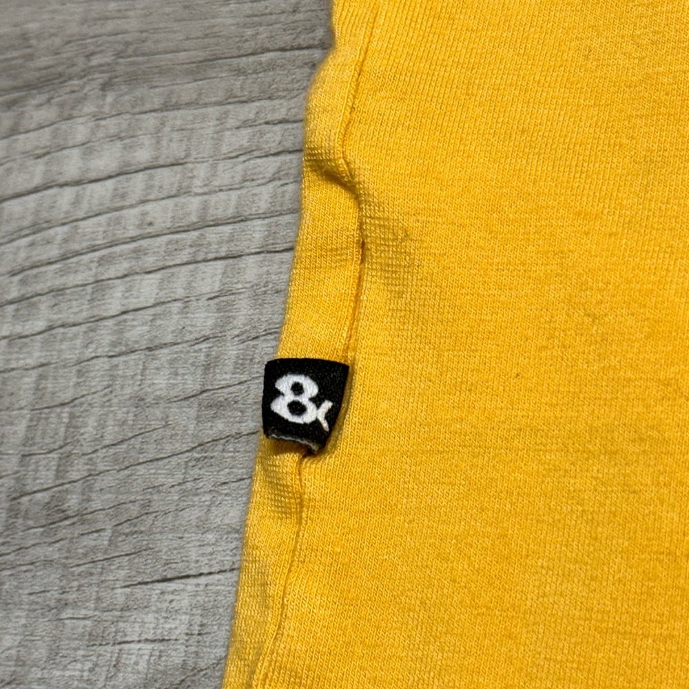 Dolce & Gabbana Leopard Print D&G Yellow T-Shirt - Picture 7 of 8